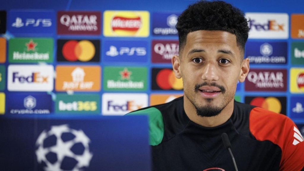 Arsenal đã đưa ra hợp đồng mới nhưng William Saliba vẫn còn lưỡng lự