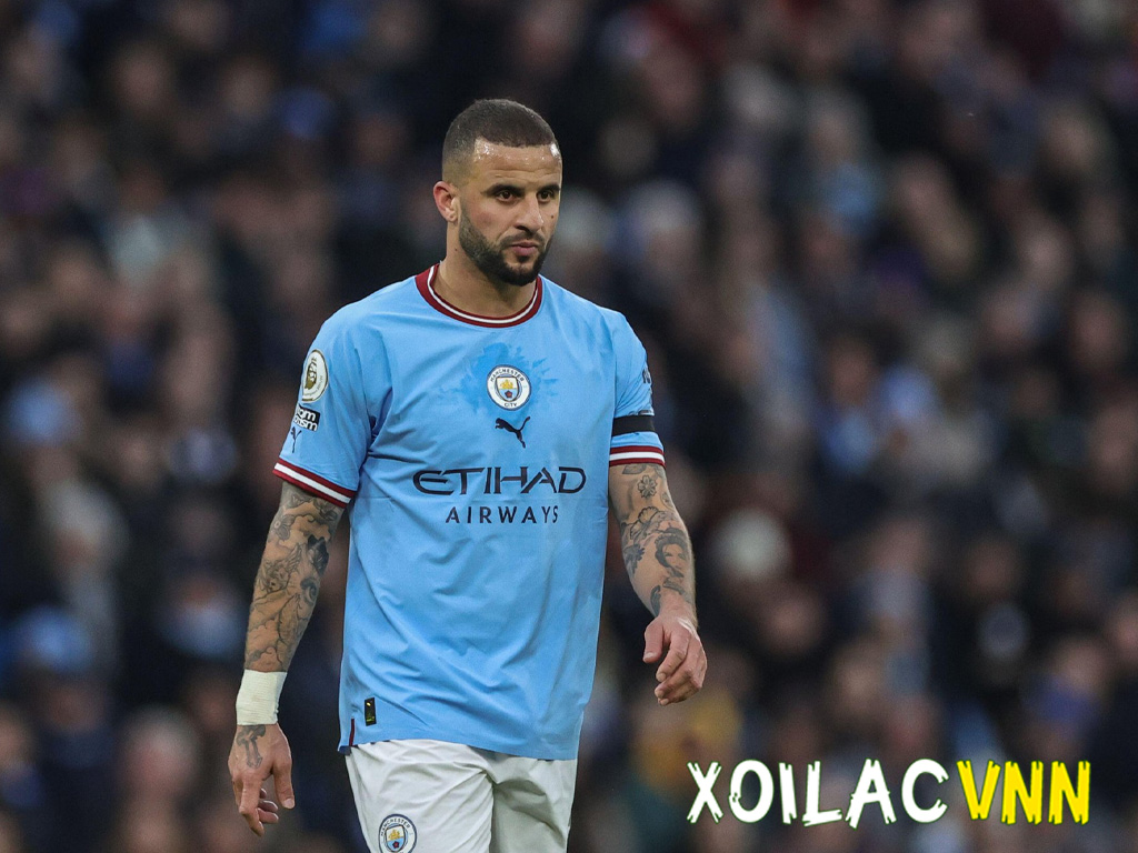 kyle-walker-thi-dau-kha-hay-tai-canh-phai
